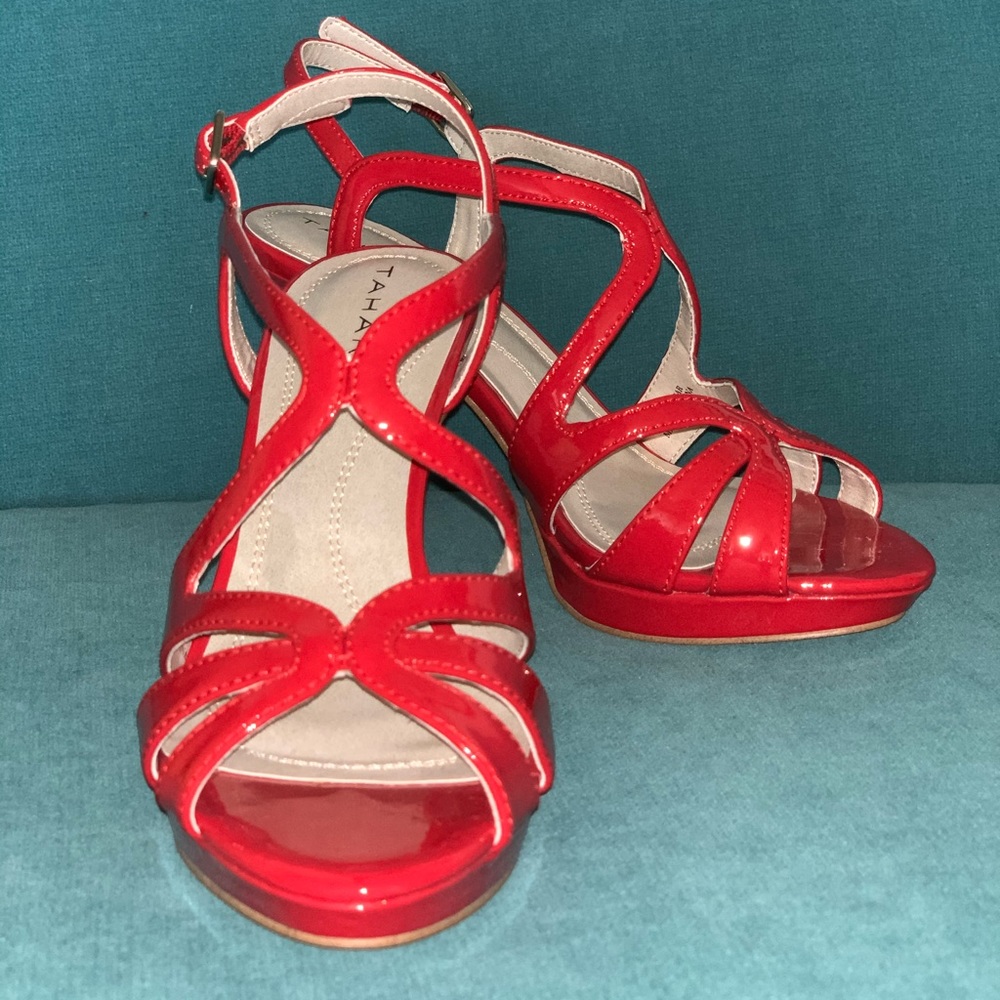 Tahari Red shiny Heels size 7 1/2